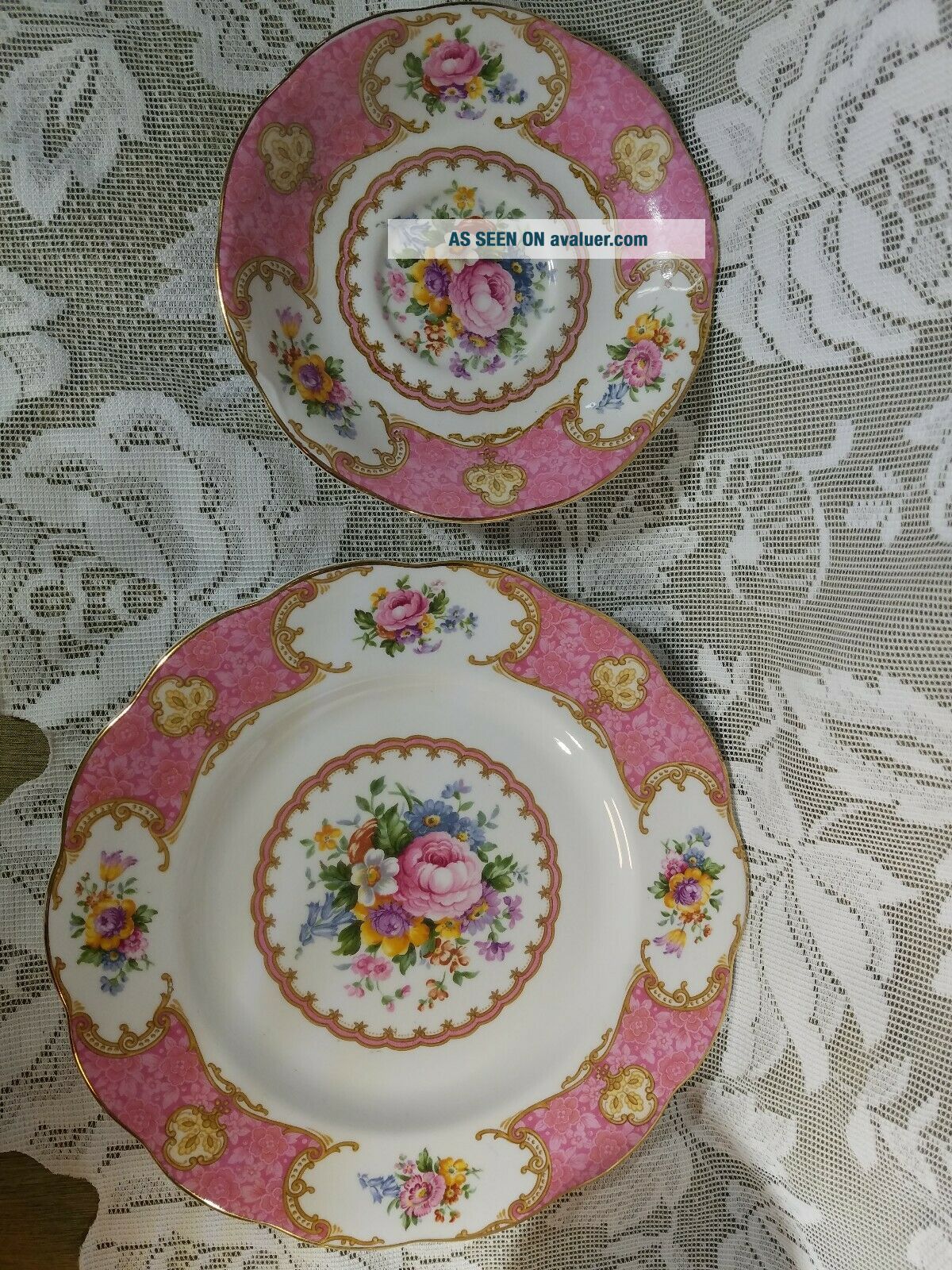 Royal Doulton Carlyle Porcelain Tea Cup & Saucer – Vintage Bone China, R9
