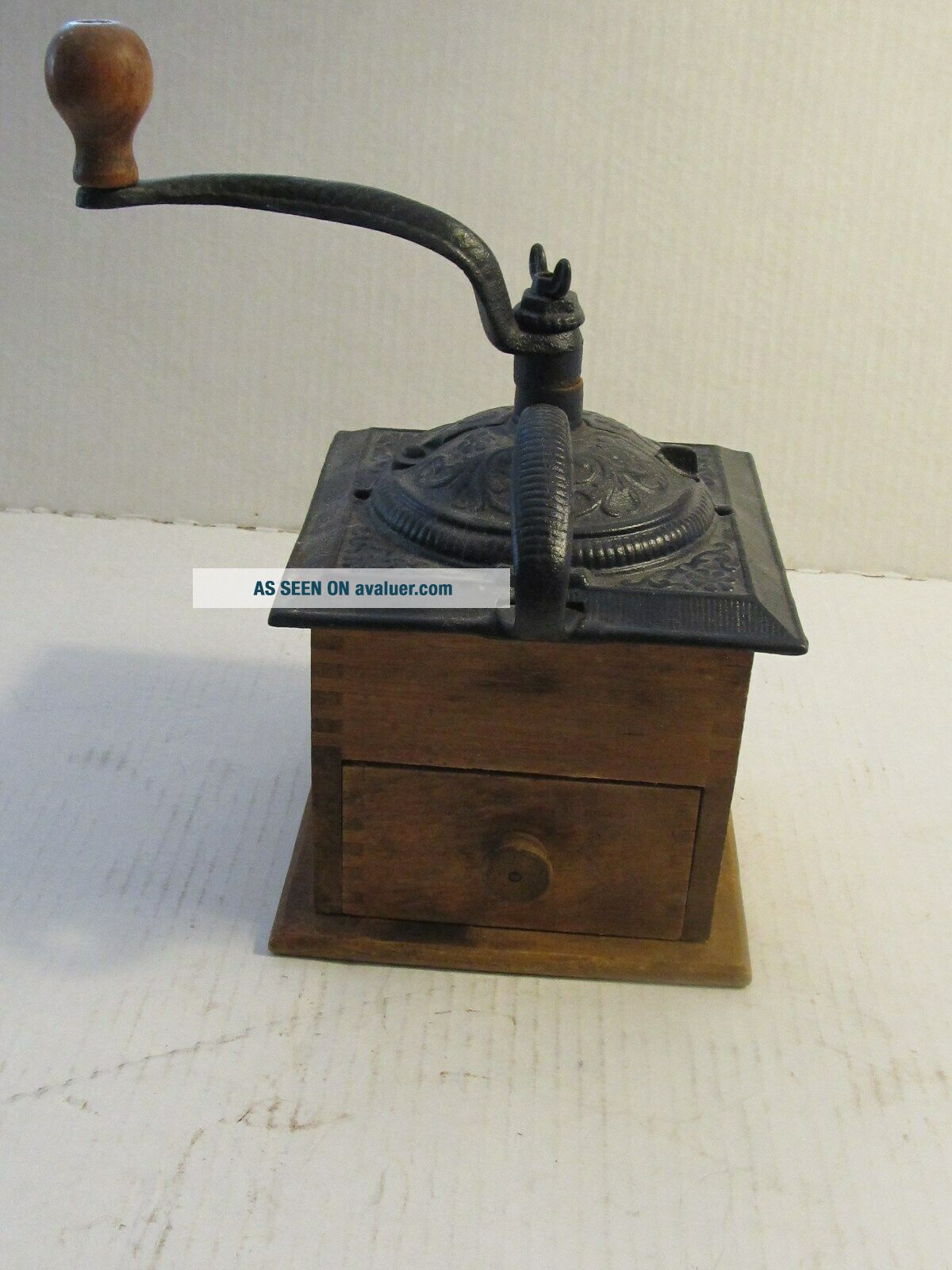VINTAGE COFFEE GRINDER MILL WOOD & CAST IRON HAND CRANK | #7560490