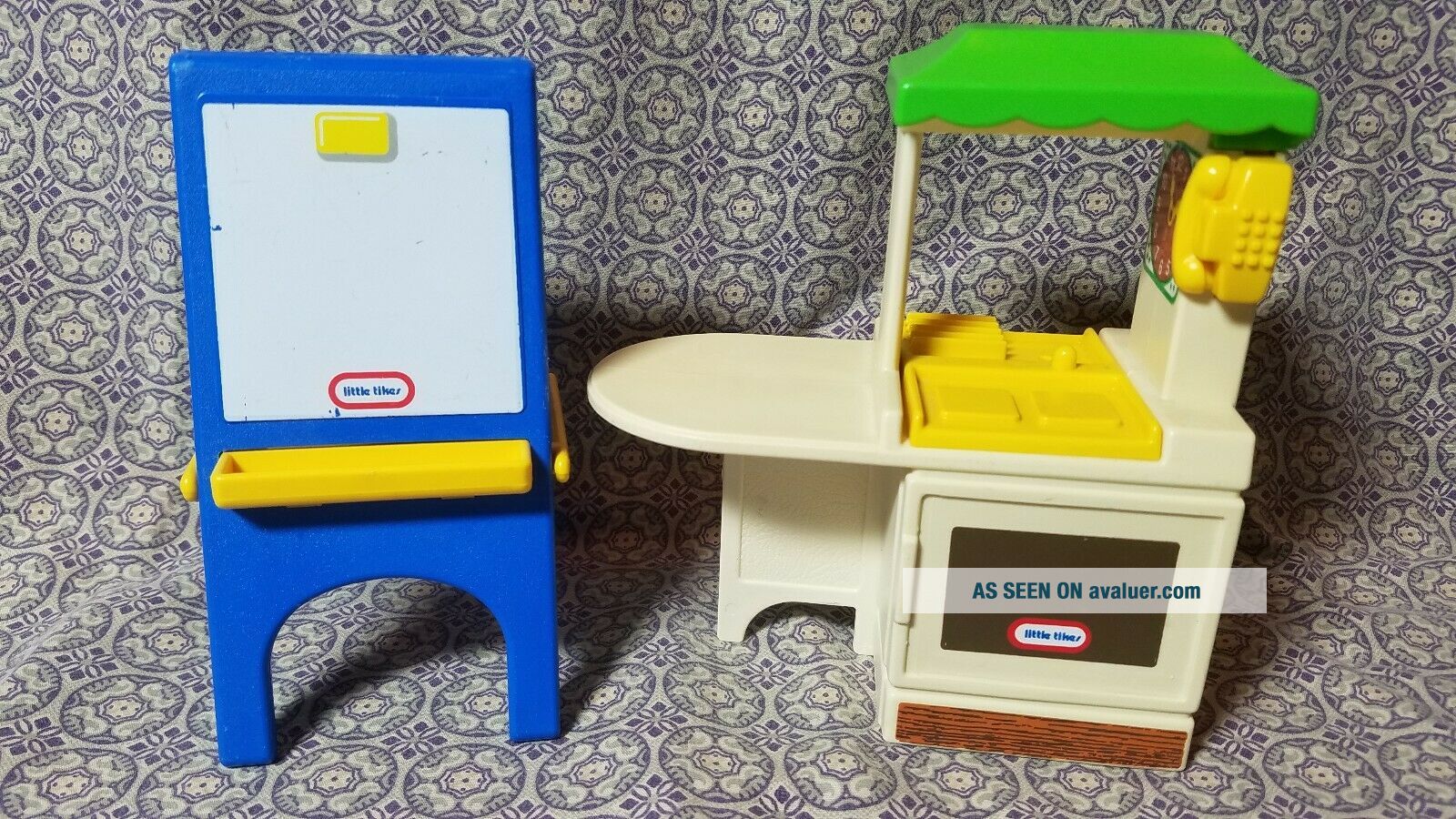 Vintage LITTLE TIKES DOLLHOUSE FURNITURE Kitchen Chalkboard Easel ...