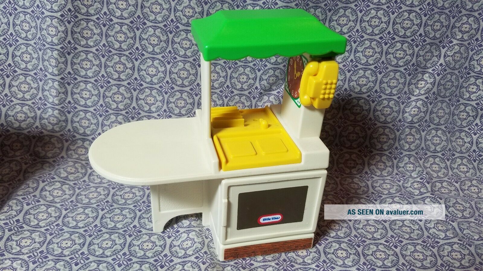 Vintage LITTLE TIKES DOLLHOUSE FURNITURE Kitchen Chalkboard Easel ...