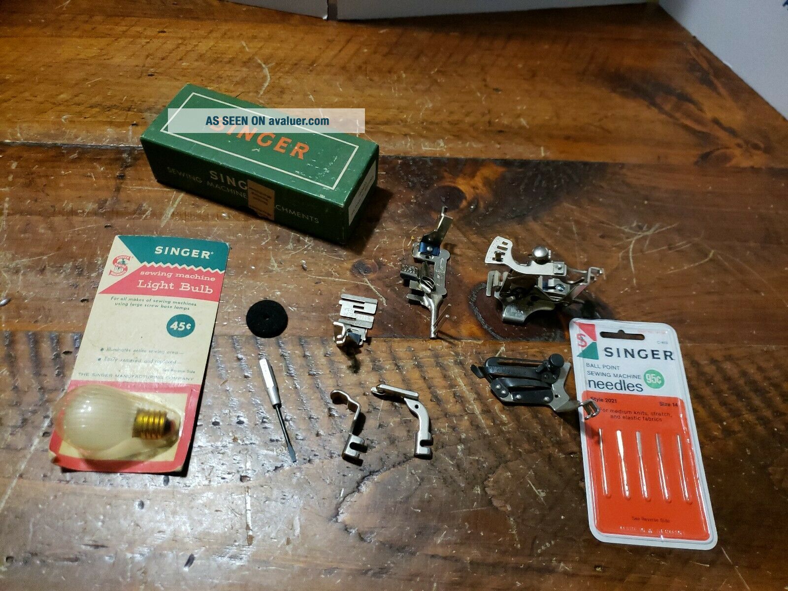 VINTAGE SINGER SEWING MACHINE 301 ATTACHMENTS 160623 Plus Light Bulb ...
