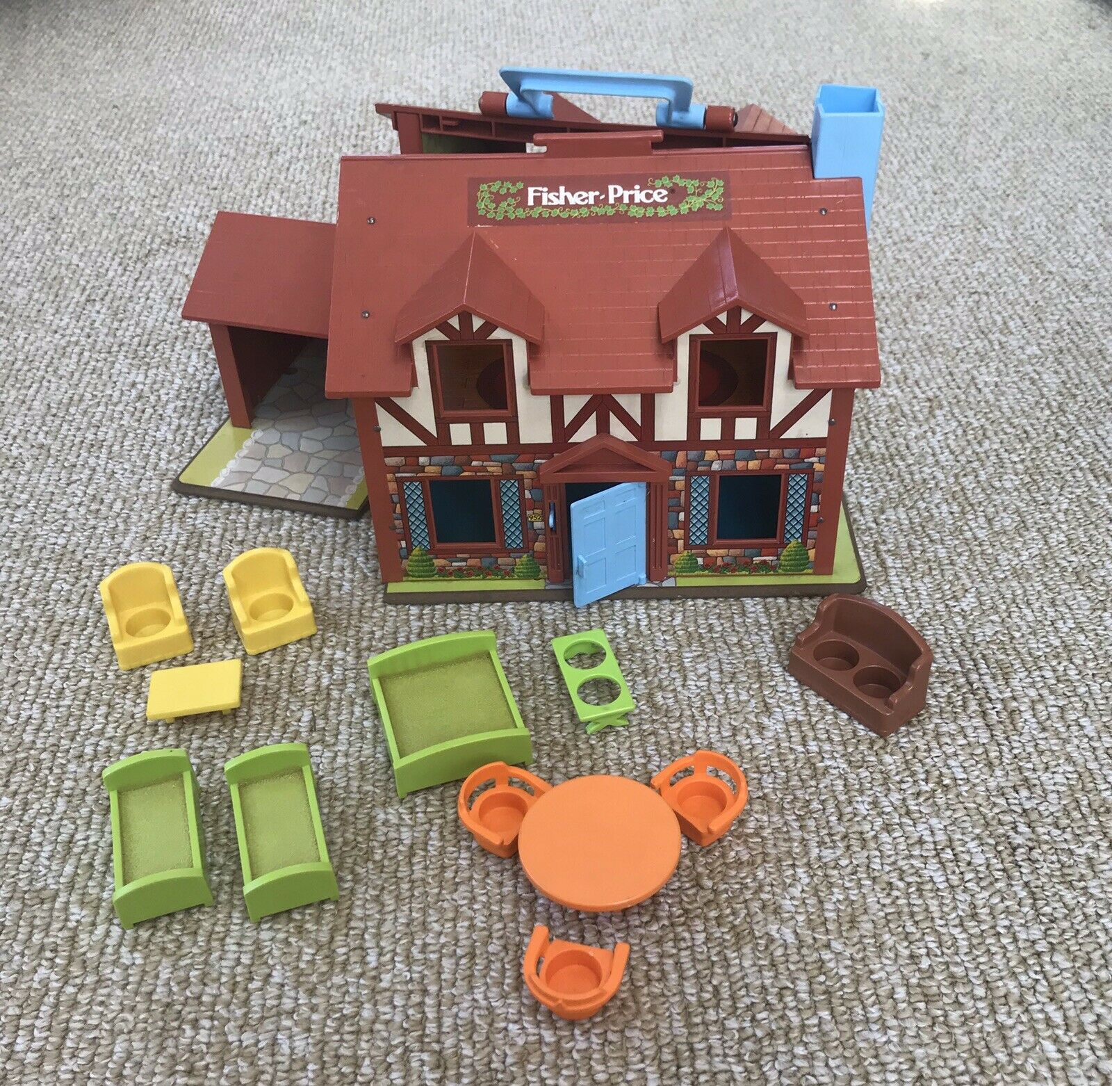 VINTAGE FISHER PRICE LITTLE PEOPLE BROWN TUDOR HOUSE 952 With vintage-fisher-price-little-people-brown-tudor-house-952-with