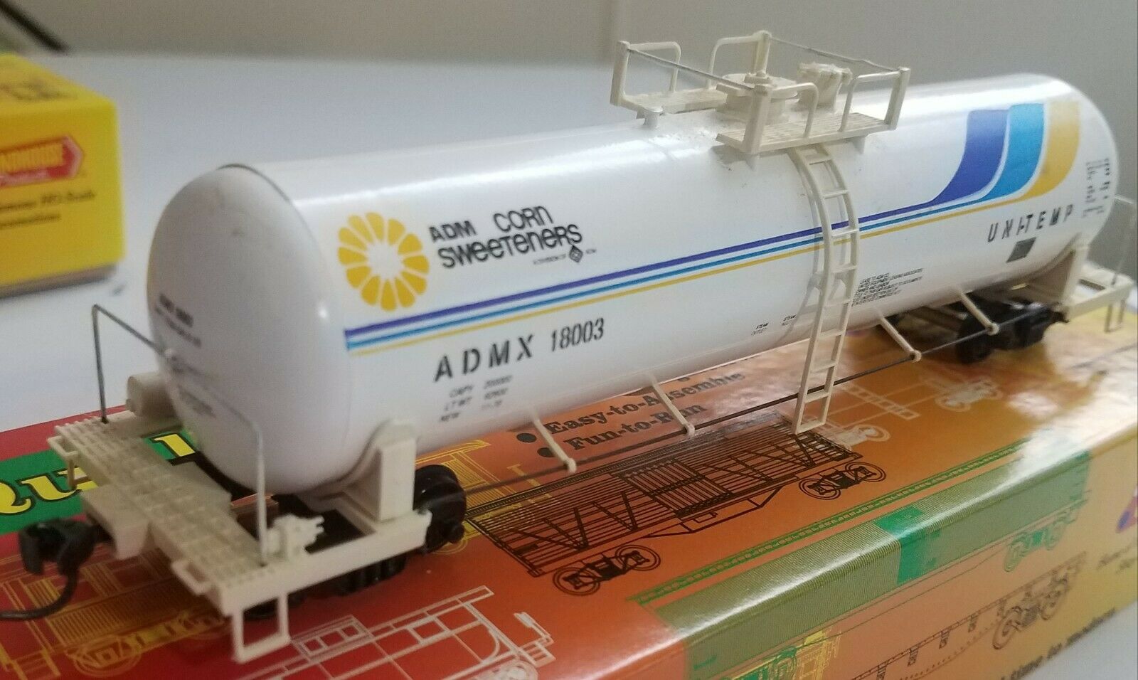 MDC Roundhouse RTR ADM 50 ' Tank Car ADMX White 3251 Road 18003 HO ...