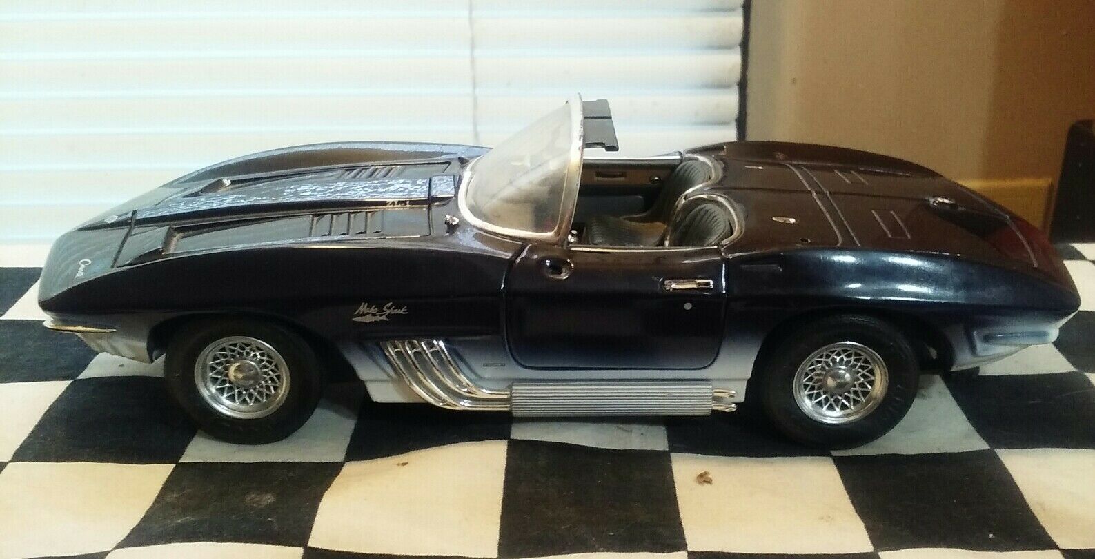 Lot of 3! MOTOR MAX DIECAST CARS 1:18 Scale '61 MAKO SHARK '60 Impala – Get A Grip & More