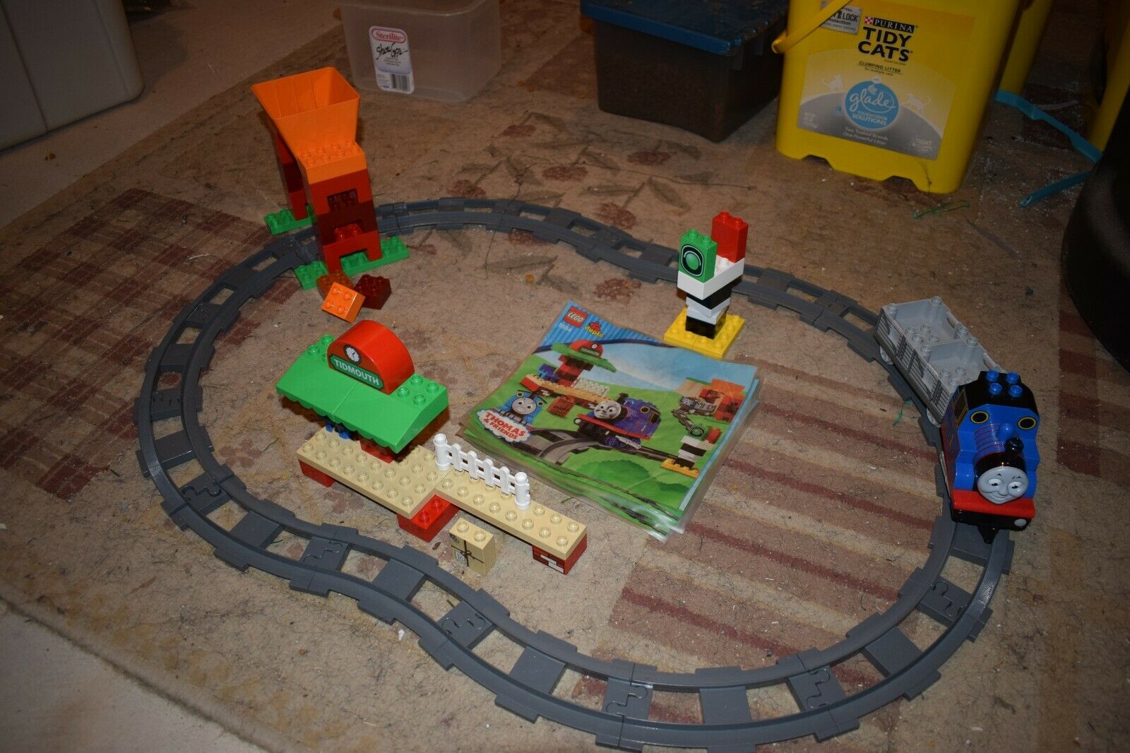 Thomas Using Building Block Lego Duplo Building Blocks 5554 Thomas The Tank Engine Load And Carry ...
