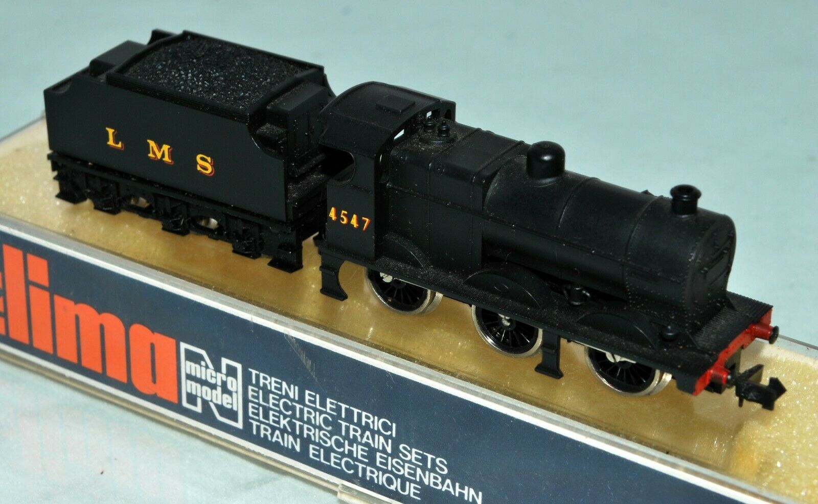 LIMA N Gauge Class 4F Locomotive & Tender In L. M. S. Black & No. 4547 ...