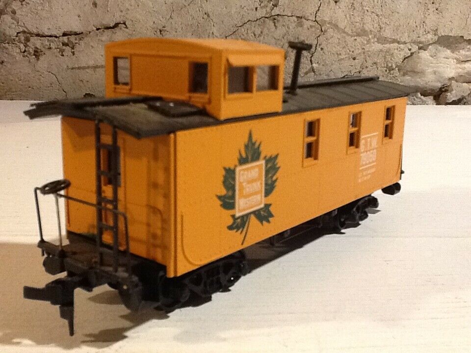 HO Scale Detail Workshelving Loaded With Fine Details Painted