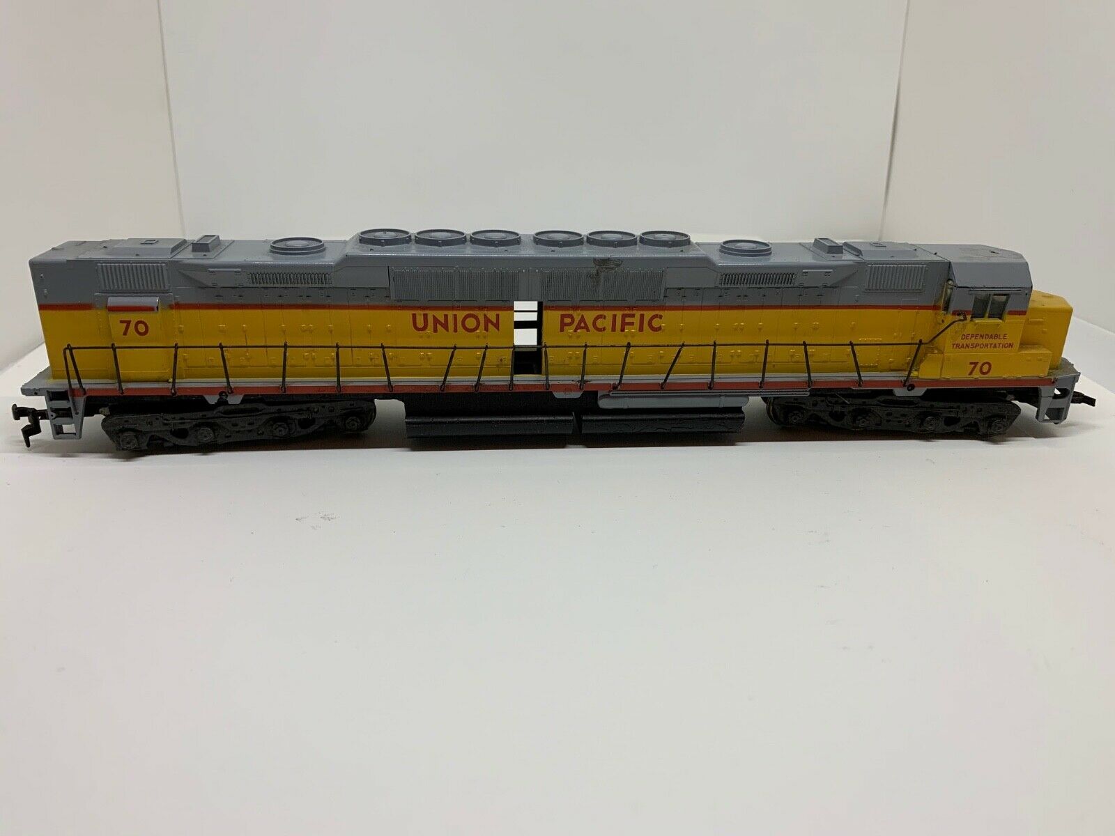 Athearn HO Scale Union Pacific DD40 Diesel Locomotive UP70 | #20810636